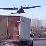 Przerażające, awaryjne lądowanie wojskowego samolotu w Turcji