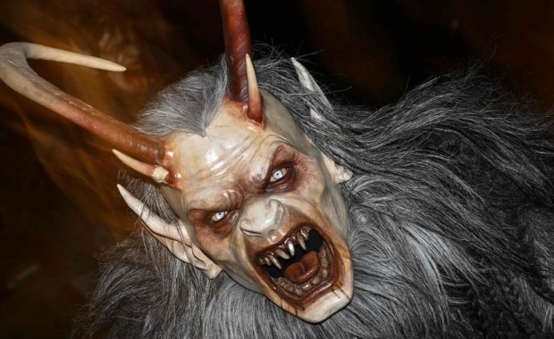 Przerażający demon świąt, który porywa niegrzeczne dzieci. Dziś jego święto