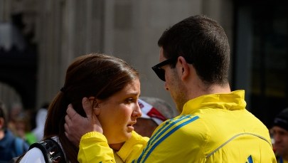 Przerażeni uczestnicy na mecie maratonu