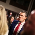 Przerwanie wsparcia dla Ukrainy wynikiem samowolki szefa Pentagonu