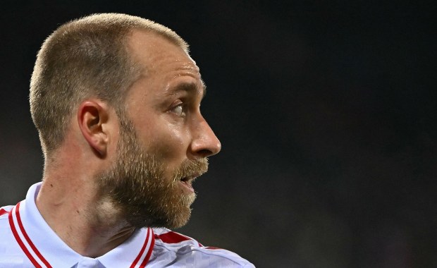 Przerwany mecz. ​Eriksen znowu padł na murawę