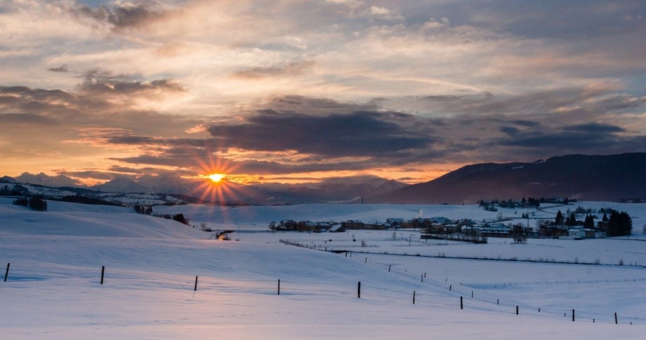 Przesilenie zimowe oznacza najkrótszy dzień i najdłuższą noc w roku /ClickAlps /East News