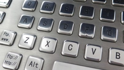 Prześladowane i kompromitowane. 40 proc. dzieci spotkało się z cyberprzemocą