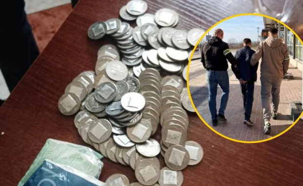 Przespał denominację? Zuchwały oszust przerabiał stare monety