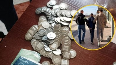 Przespał denominację? Zuchwały oszust przerabiał stare monety