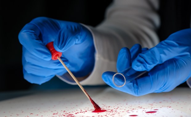 Przestępca seksualny zatrzymany po 20 latach. Zdradziło go DNA 