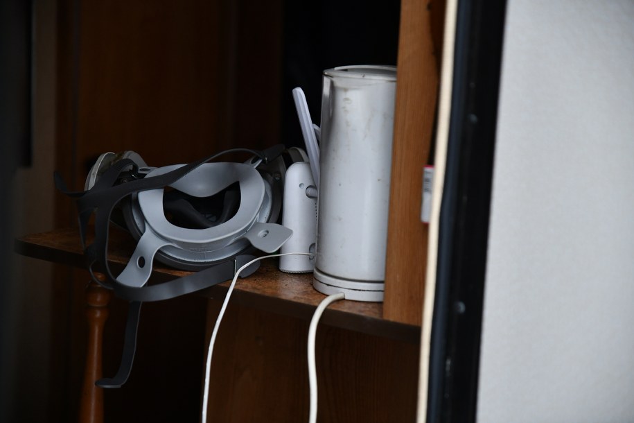 Przestępcy do laboratorium wchodzili w specjalnych maskach przeciwgazowych /Policja Podlaska