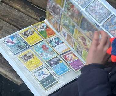 Przestępcy piorą pieniądze za pomocą… kart Pokémon