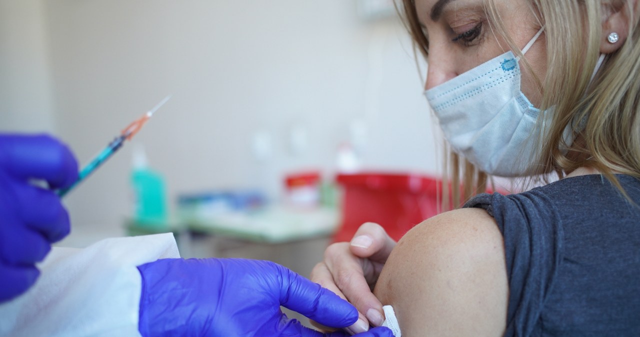 Przesunięte terminy drugich szczepień przeciw Covid-19. Dziś trafiła kolejna dostawa  