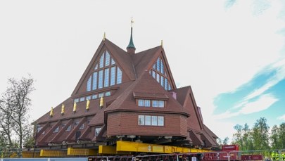 Przesuwają kościół o wadze prawie 700 ton. Spektakularna przeprowadzka już dziś
