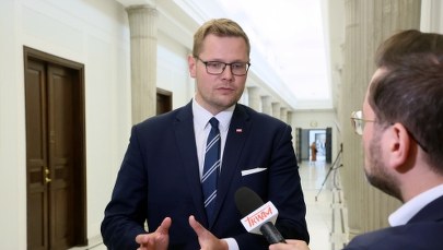 Przeszukanie pokoju Michała Wosia w hotelu poselskim