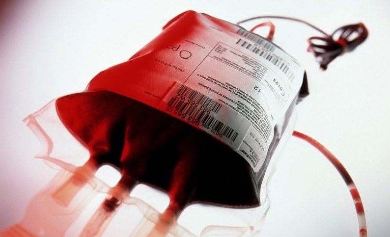 Przetaczanie krwi to popularna metoda dopingowa wśród kolarzy górskich /123RF/PICSEL