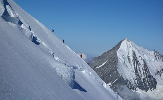 Przetrwał w górskim lodowcu 85 lat. Sprzęt fotograficzny zgubili alpiniści z USA 