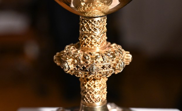 Przetrwał wojnę i przez lata nikt go nie rozpoznał. Gotycki kielich wraca na swoje miejsce