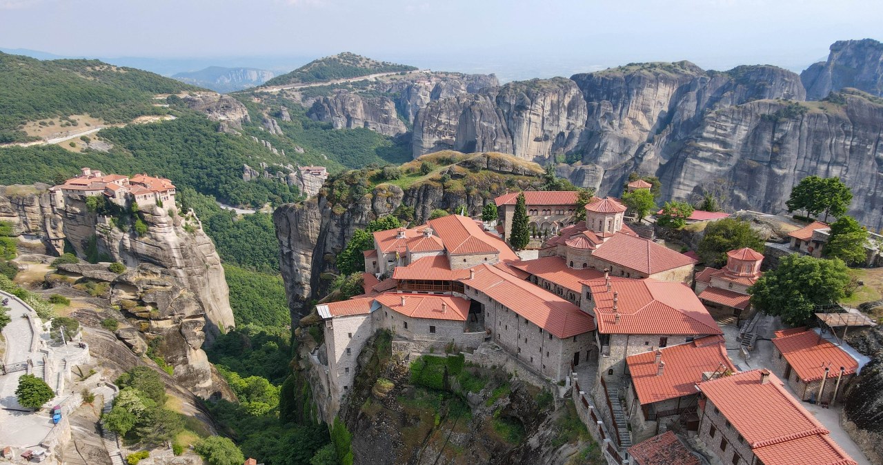 Przetrwało sześć monastyrów, spośród których cztery należą do mnichów, a dwa do mniszek /Pixel