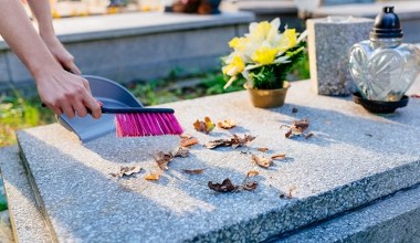 Przetrzyj tym groby w październiku. Będą najczystsze na cmentarzu