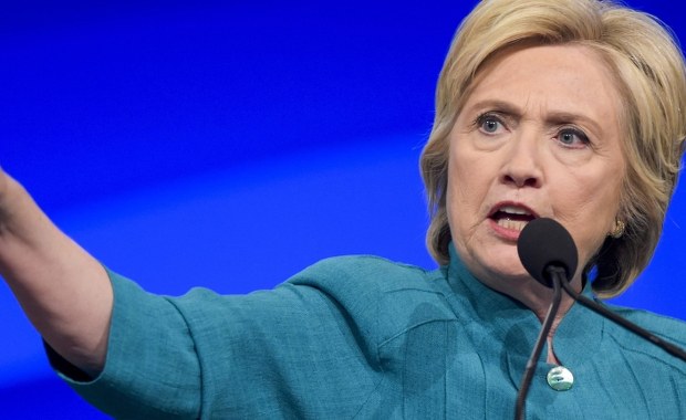 Przewaga Clinton nad Trumpem topnieje