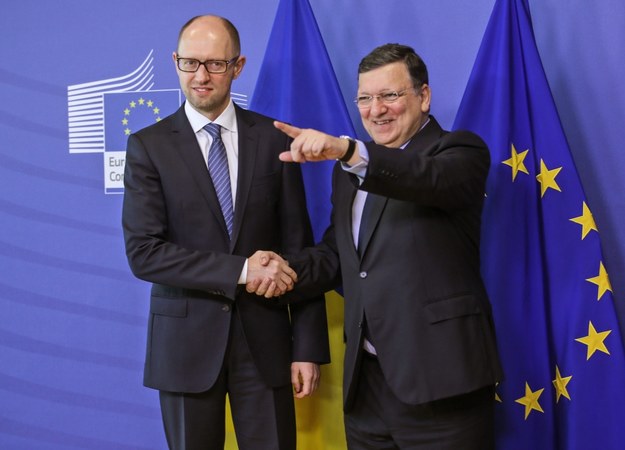 Przewodniczący KE Jose Manuel Barroso i premier Ukrainy Arsenij Jaceniuk /OLIVIER HOSLET /PAP/EPA