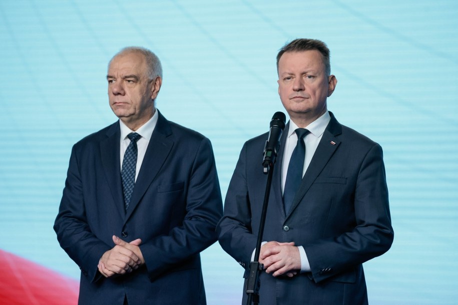 Przewodniczący KP PiS Mariusz Błaszczak i europoseł Jacek Sasin /Szymon Pulcyn /PAP