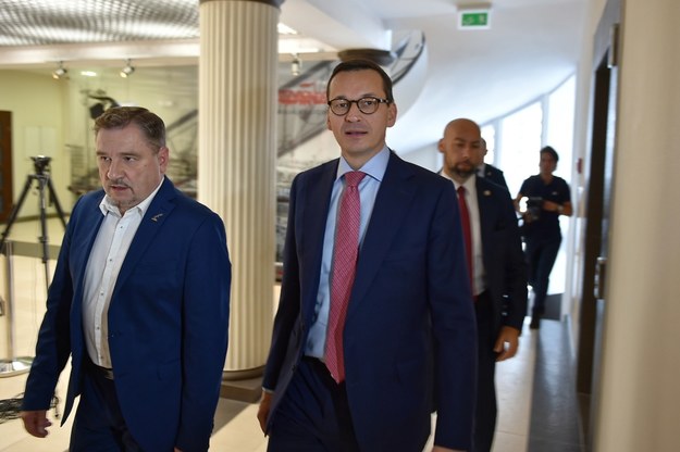 Przewodniczący NSZZ Solidarność Piotr Duda i premier Mateusz Morawiecki /Marcin Gadomski /PAP