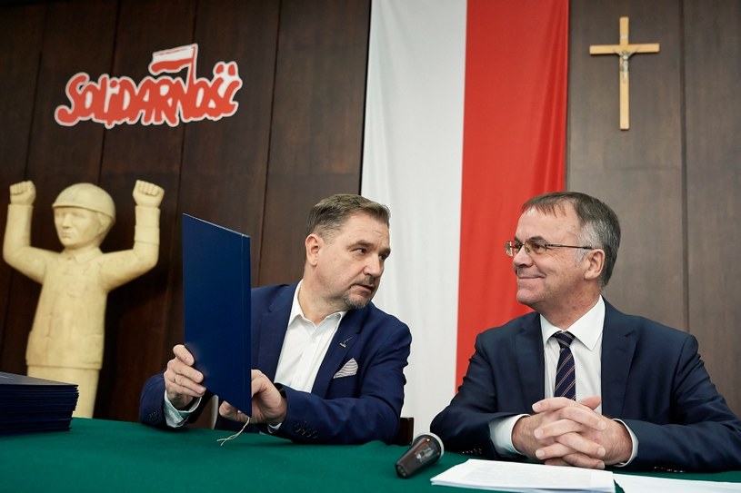 Przewodniczący NSZZ "Solidarność" Piotr Duda (z lewej) /PAP
