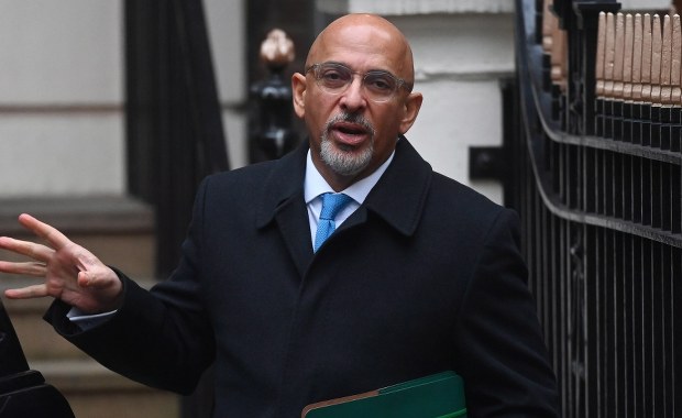 Przewodniczący Partii Konserwatywnej zwolniony za unikanie płacenia podatków