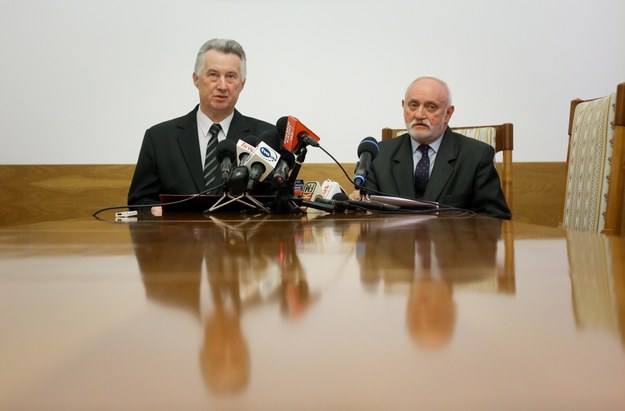 Przewodniczący PKW Stefan Jaworski oraz sekretarz Kazimierz Czaplicki /Paweł Supernak /PAP