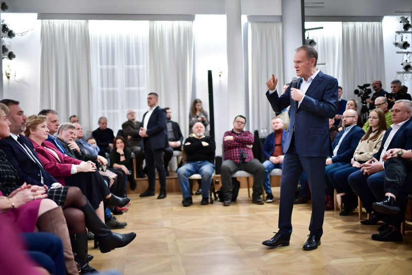 Przewodniczący Platformy Obywatelskiej Donald Tusk podczas spotkania z mieszkańcami Siedlec /Przemysław Piątkowski /PAP