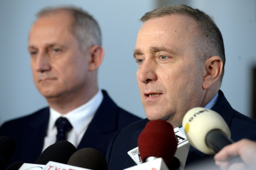 Przewodniczący Platformy Obywatelskiej Grzegorz Schetyna oraz szef KP PO Sławomir Neumann /Jacek Turczyk /PAP