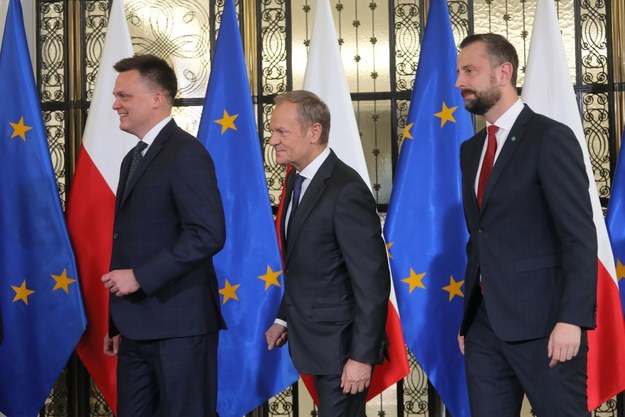 Przewodniczący PO Donald Tusk (C), liderzy Trzeciej Drogi Szymon Hołownia (L) i Władysław Kosiniak-Kamysz (P) /Paweł Supernak /PAP