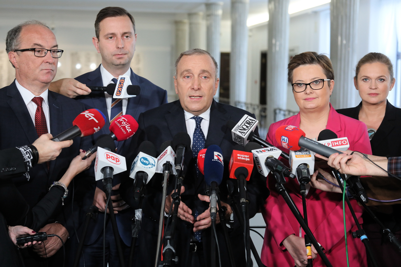 Chairman of the PSC Grzegorz Schetyna (C), Chairman of PSL Władysław Kosiniak-Kamysz (2L), Nowoczesna Katarzyna Lubnauer (2P), Polish President Inicjatywa Barbara Nowacka (P), SLD Włodzimierz Czarzasty (L) / Paweł Supernak