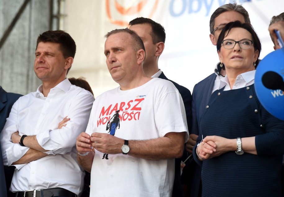 Przewodniczący PO Grzegorz Schetyna, posłanka PO Ewa Kopacz i lider Nowoczesnej Ryszard Petru /Radek Pietruszka /PAP