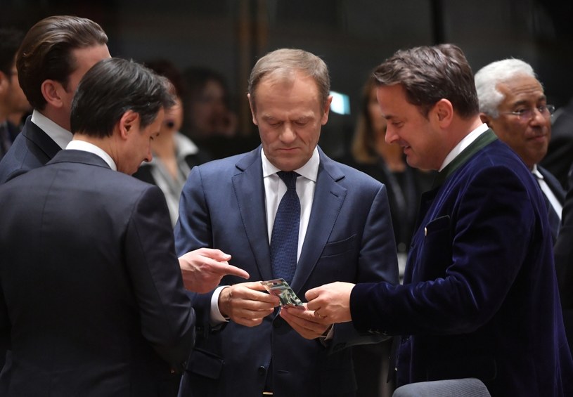 Przewodniczący RE Donald Tusk, kanclerz Austrii Sebastian Kurz, premier Włoch Giuseppe Conte i premier Luksemburga Xavier Bettel (po prawej) w Brukseli /EMMANUEL DUNAND /AFP