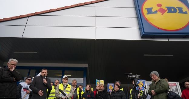 Przewodniczący Solidarności Piotr Duda (2L) i Dominik Kolorz  (L) /PAP