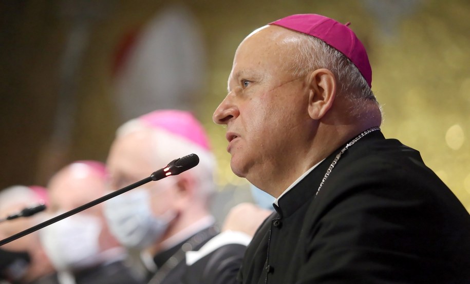 Przewodniczący Zespołu Ekspertów KEP ds. Bioetycznych bp Józef Wróbel /Waldemar Deska /PAP