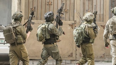 Przez 15 minut brutalnie bili zatrzymanego. Prawniczka zniknęła