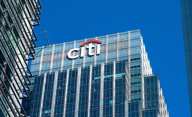 Przez 90 minut był bogatszy nawet od Muska. Wszystko przez pomyłkę banku 