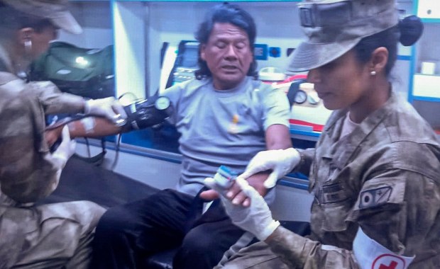 Przez 95 dni dryfował po oceanie. Jadł karaluchy, ptaki i żółwie morskie