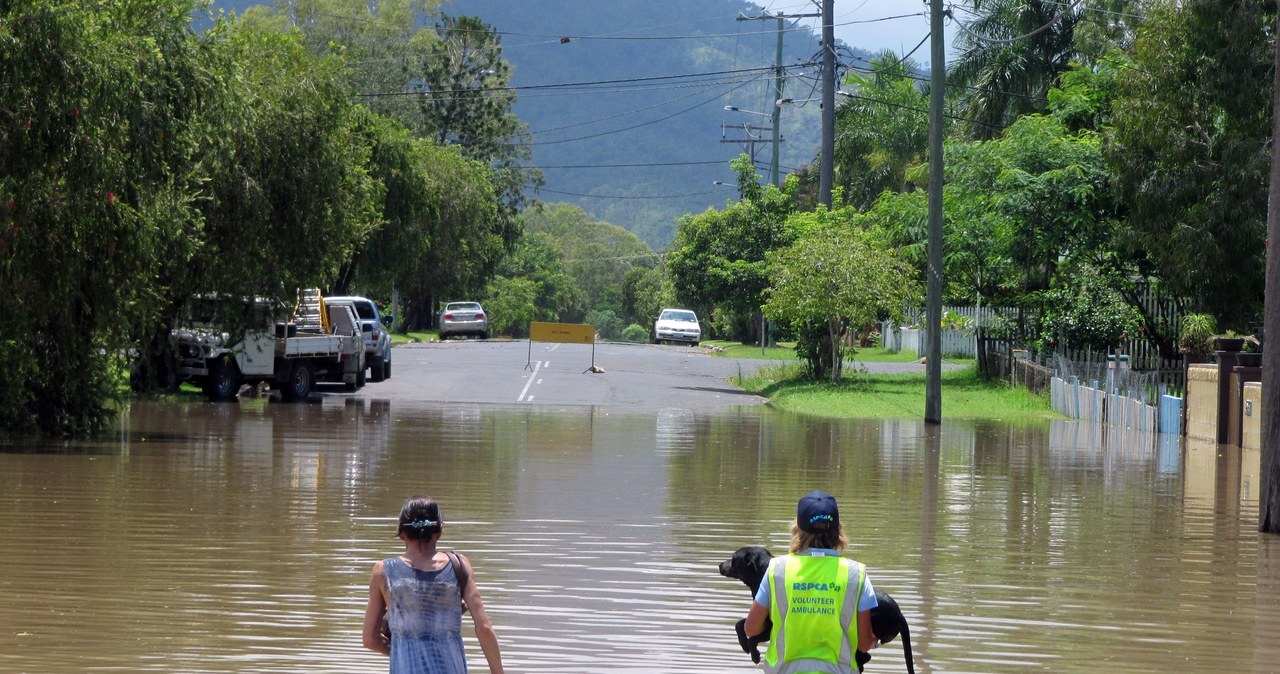 Przez Australię przepływa fala powodziowa