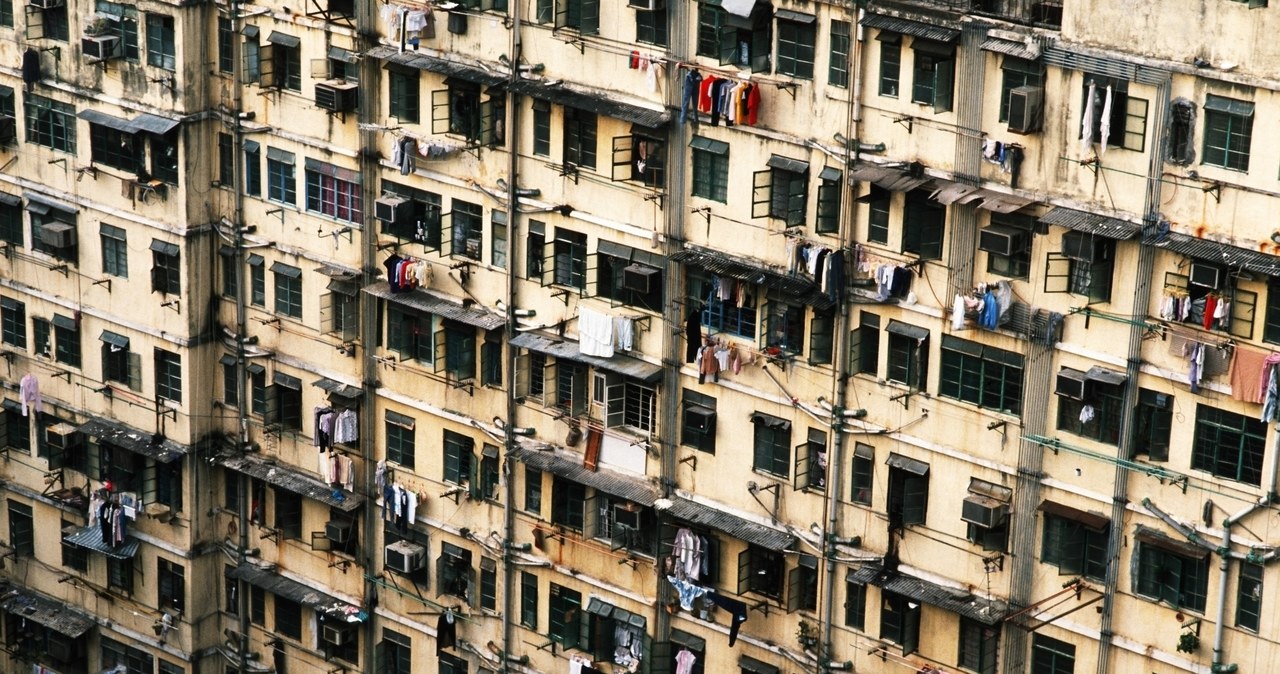 Przez kilka dekad Kowloon Walled City rozrastało się bez jakiegokolwiek nadzoru /Getty Images