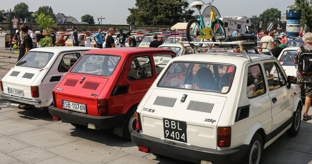 Przez lata Fiat 126p przeszedł wiele modyfikacji. /Jan Graczyński /East News