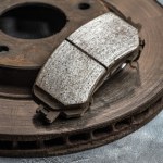 klocki hamulcowe Przez MIN TH auto nie przejdzie przeglądu. Ten problem ma tysiące pojazdów