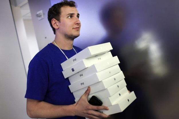 Przez ostatni weekend Apple sprzedało 3 miliony nowych iPadów /AFP