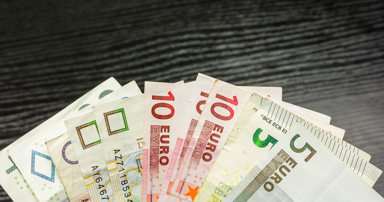 Przez pandemię przestaliśmy spełniać ekonomiczne kryteria wejścia do strefy euro /&copy;123RF/PICSEL