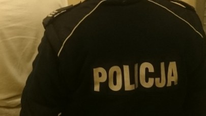 Przez rok ukrywał się przed policją... w dziurze w ścianie