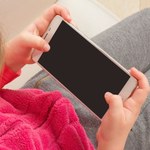 „Przez smartfony dzieci nie radzą sobie ze światem”