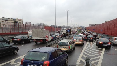 Przez urzędniczą niekompetencję Warszawa od strony Rembertowa stanęła w korkach