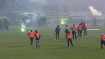 Przez zamieszki na stadionie odwołano mecz