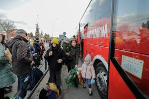 Przeziębione dzieci w autokarach z Ukrainy. "Nie trafił się autokar bez"