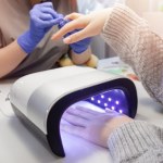 Przezroczyste paznokcie wracają do łask. Jelly Nails robią furorę
